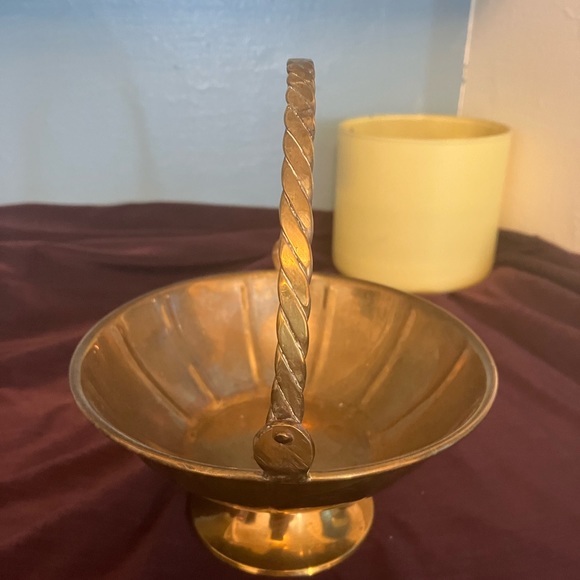 Brass basket - Picture 2 of 5